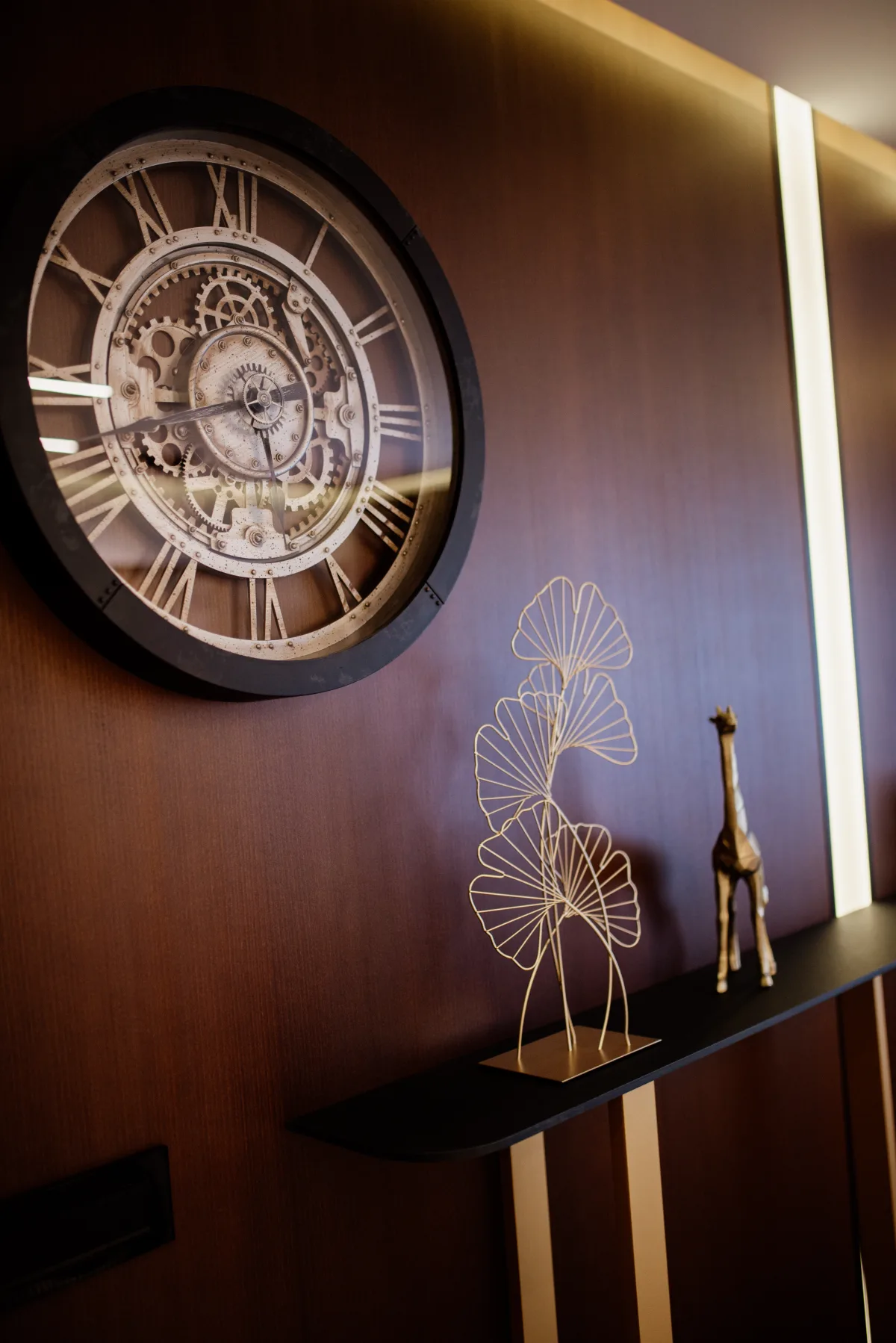Wandklok kiezen voor de woonkamer: maat, stijl en plaatsing